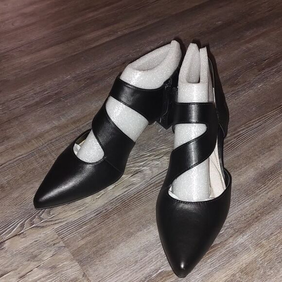 Easy Street Venue  black sandals  Sz 10 New - Picture 1 of 7